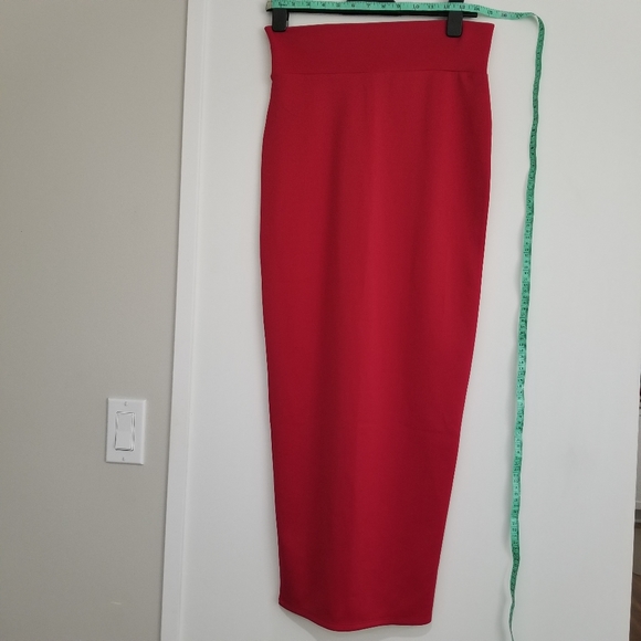High wasted red skirt with front slit sizeM - Picture 5 of 5